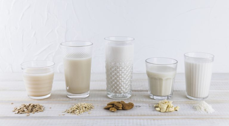Health Article - Milk and Plant-Based Milk Alternatives 牛奶與植物奶的營養區別